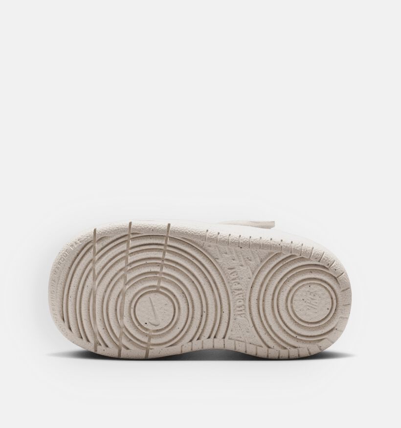 Nike Court Borough Low Baskets pour b&eacute;b&eacute; en Blanc pour filles (373061) - pour semelles orthop&eacute;diques