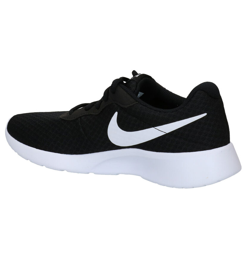 Nike Tanjun Baskets en Noir pour femmes (324623)