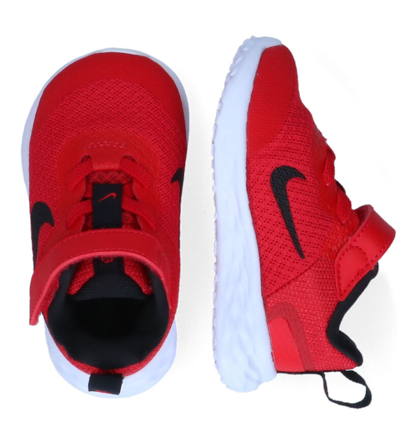 Nike Revolution Baskets pour bébé en Rouge pour garçons (308994)