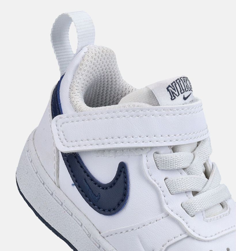 Nike Court Borough Low Baskets basses en Blanc pour gar&ccedil;ons (377286)
