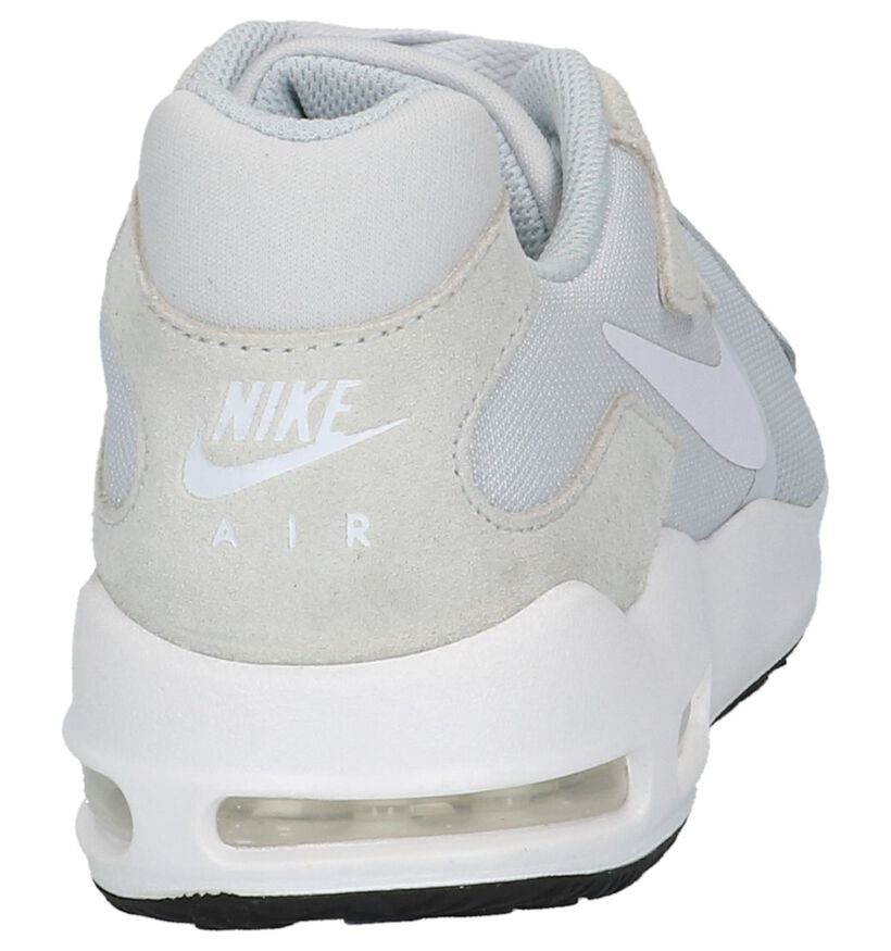 Lichtgrijze Sneakers Nike Air Max Guile in stof (210035)