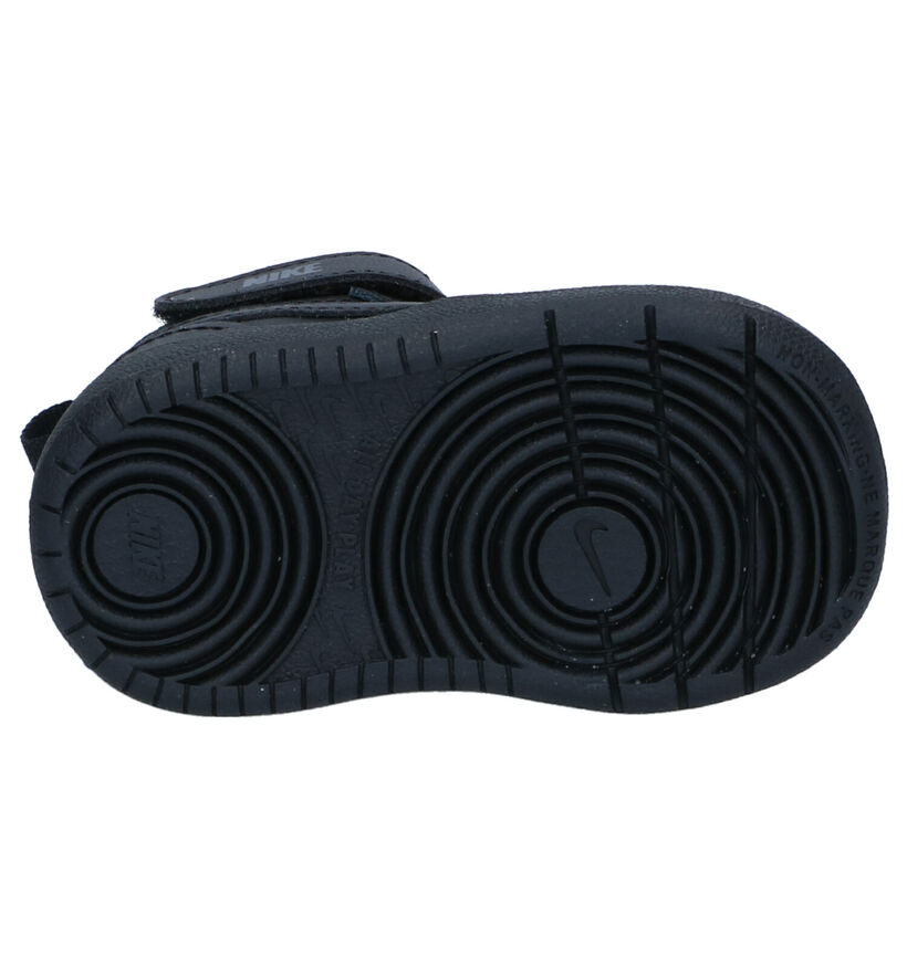 Nike Court Borough Baskets en Noir en cuir (293613)