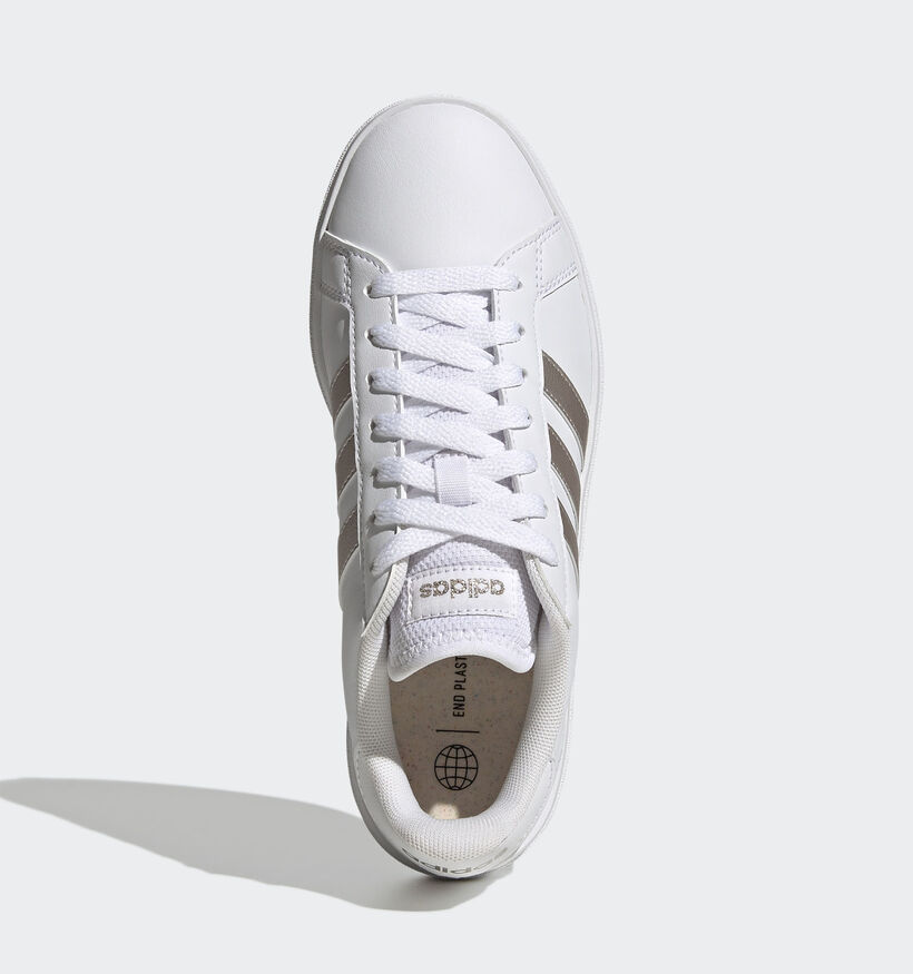 Adidas Grand Court Base 2.0 Witte Sneakers met Metallic strepen voor dames (356999)