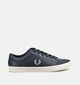 Fred Perry Baseline Leather Chaussures plates en Bleu fonc&eacute; pour hommes (378094)