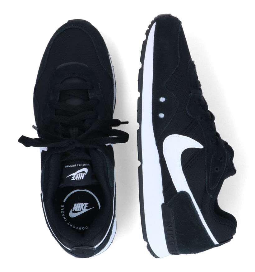 Nike Venture Runner Baskets en Noir en textile (316487)