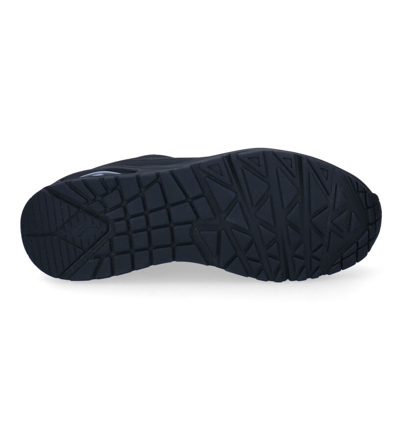 Skechers Uno Stand On Air Baskets en Noir pour femmes (350488)