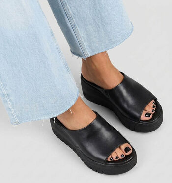 Tamaris Slippers Zwart