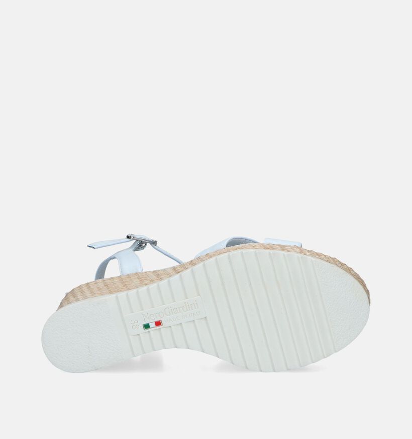 NeroGiardini Witte Sandalen met sleehak voor dames (339471)