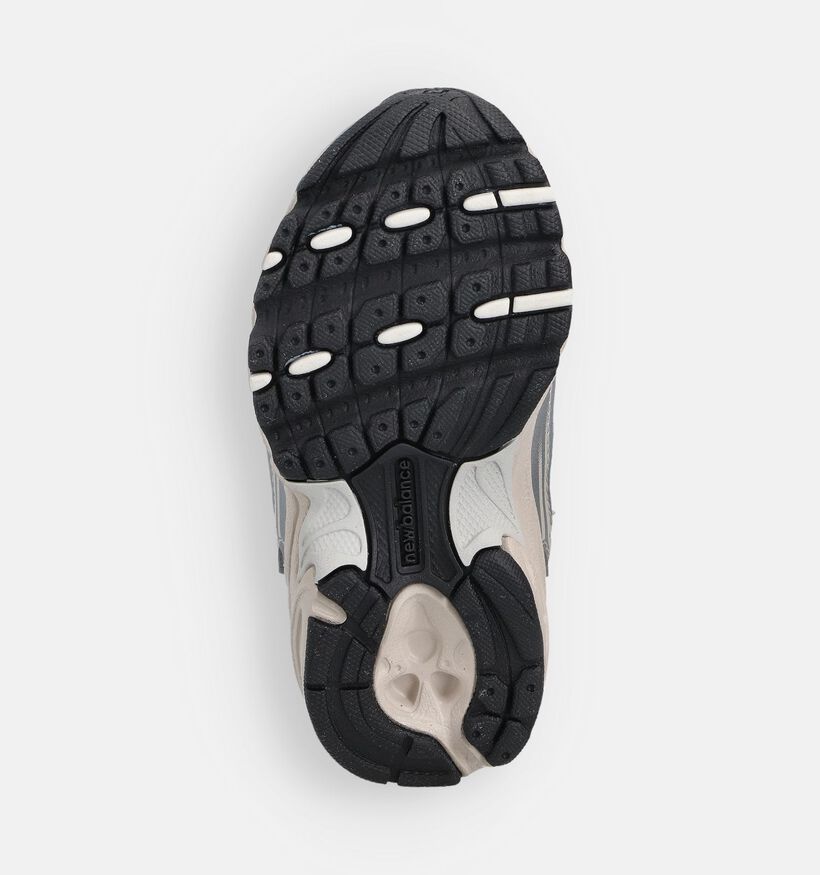 New Balance baskets basses en Argent New Balance baskets basses en Argent pour filles (366189) - pour semelles orthopédiques