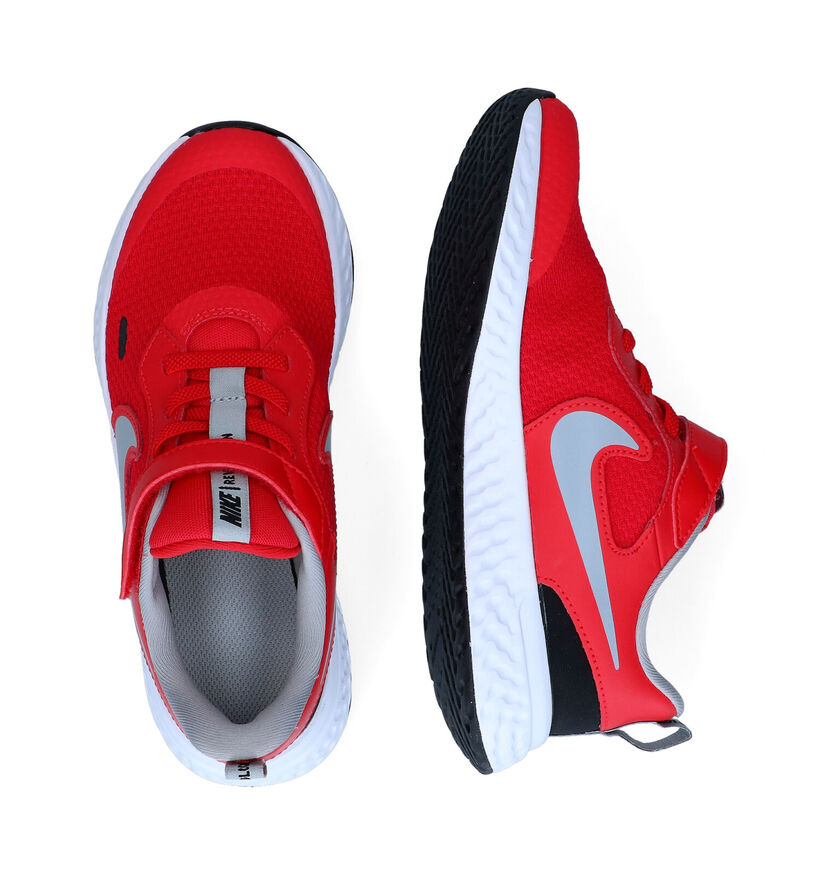 Nike Revolution Baskets en Gris en cuir (309124)