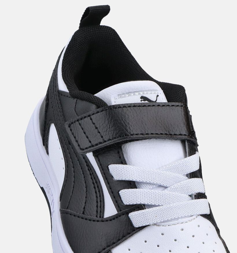 Puma Rebound V6 Baskets en Noir/Blanc pour filles, gar&ccedil;ons (366648) - pour semelles orthop&eacute;diques