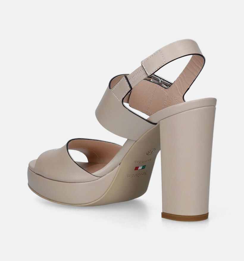 NeroGiardini Sandales avec talon carré en Beige pour femmes (339538)