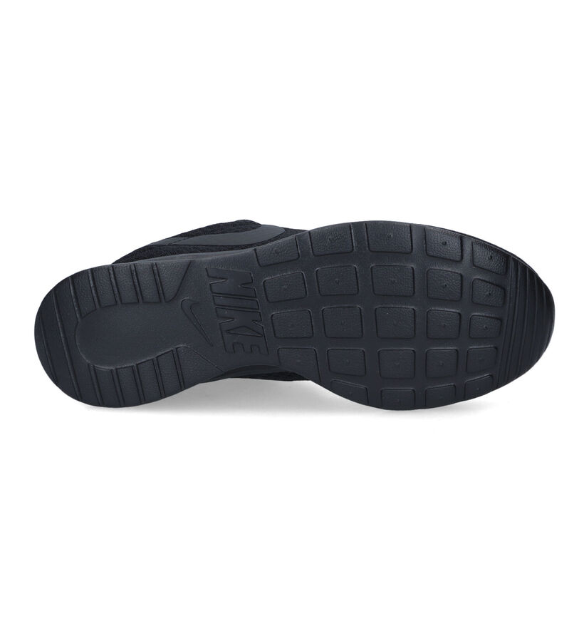 Nike Tanjun Baskets en Noir pour hommes (332341)