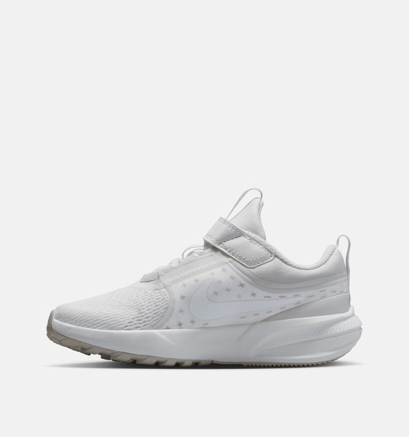 Nike Star Runner Baskets basses en Blanc pour filles (373055) - pour semelles orthop&eacute;diques