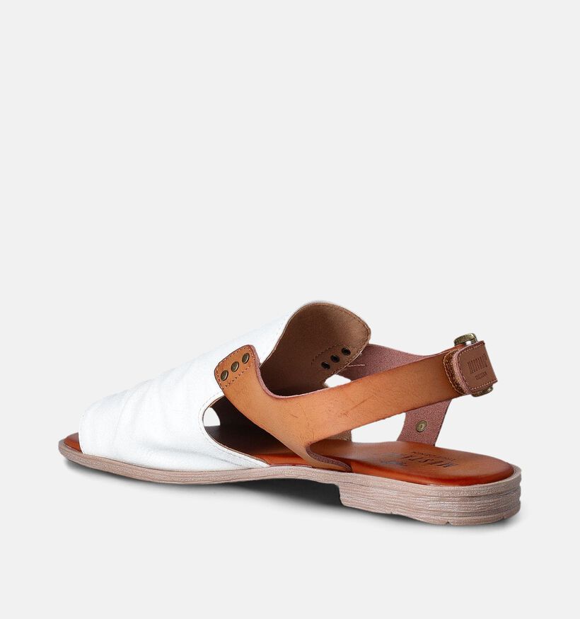 Mustang Sandales plates en Blanc pour femmes (353421)