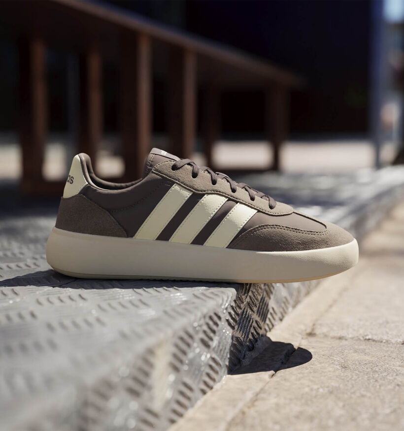 adidas Barreda Decode Baskets en Marron pour hommes (359480) - pour semelles orthopédiques