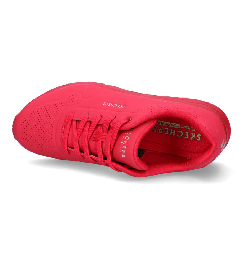 Skechers Uno Stand On Air Baskets en Noir pour femmes (350488)