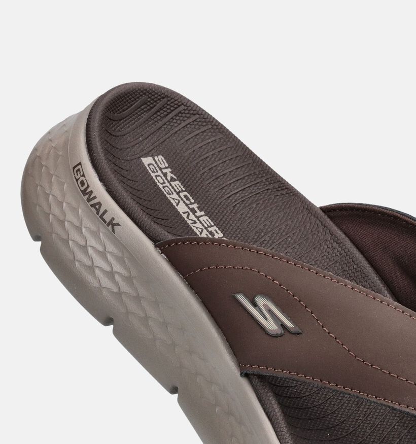 Skechers Walk Flex Tongs en Brun fonc&eacute; pour hommes (371078)