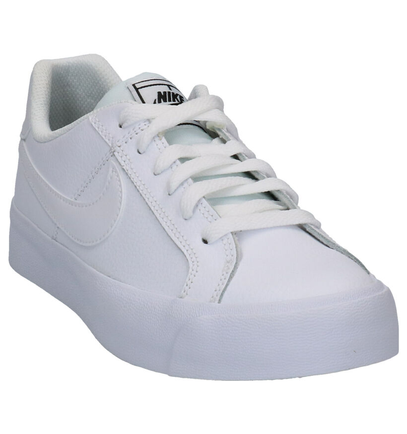 Nike Court Royale Baskets en Noir en cuir (261703)