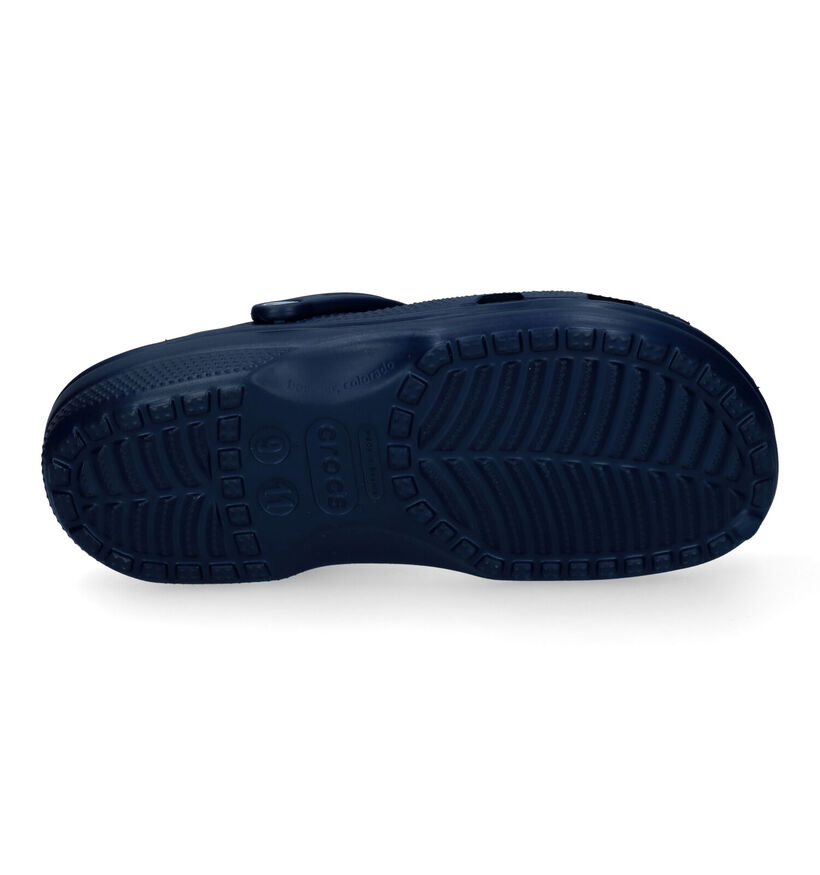 Crocs Classic Nu-pieds en Noir pour hommes (307641)