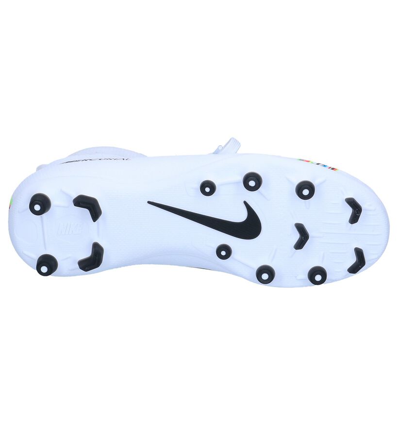 Nike Chaussures de foot en Blanc en simili cuir (250398)