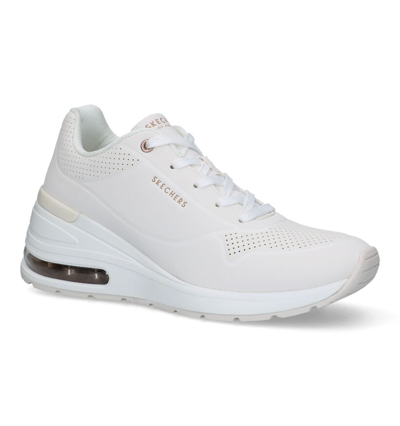 Skechers Million Air Alevated Air Baskets avec talon compensé en Écru pour femmes (350353)