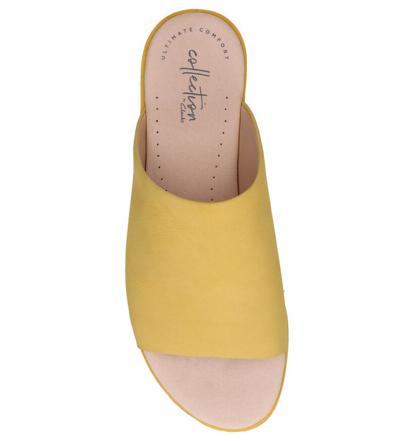 Clarks Nu-pieds plates en Jaune en cuir (241583)