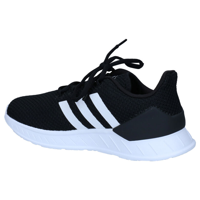 adidas Questar Flow Baskets en Noir en simili cuir (290788)