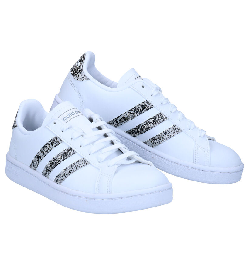 adidas Grand Court Baskets en Blanc en simili cuir (276444)