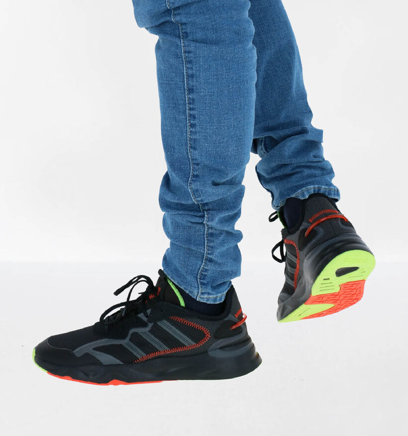 adidas Futureflow Zwarte Sneakers in stof (284829)