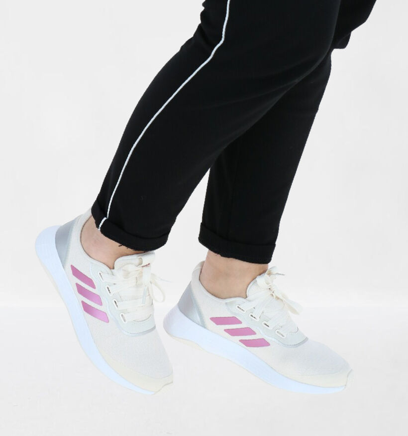 adidas QT Racer Sport Baskets en Ecru pour femmes (284814)