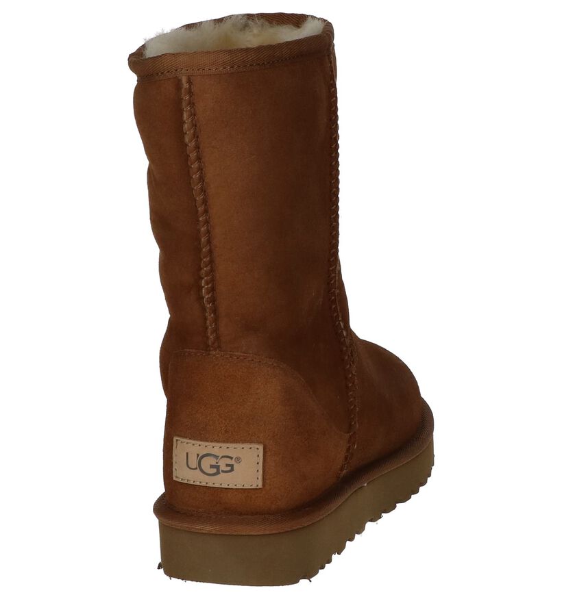 UGG Classic Short Bottes en Cognac en nubuck (313768)