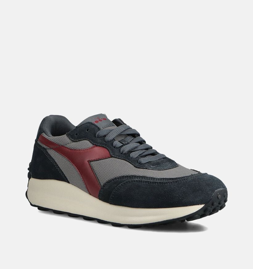 Diadora Race NY Baskets basses en Gris/Bordeaux pour hommes (361377)
