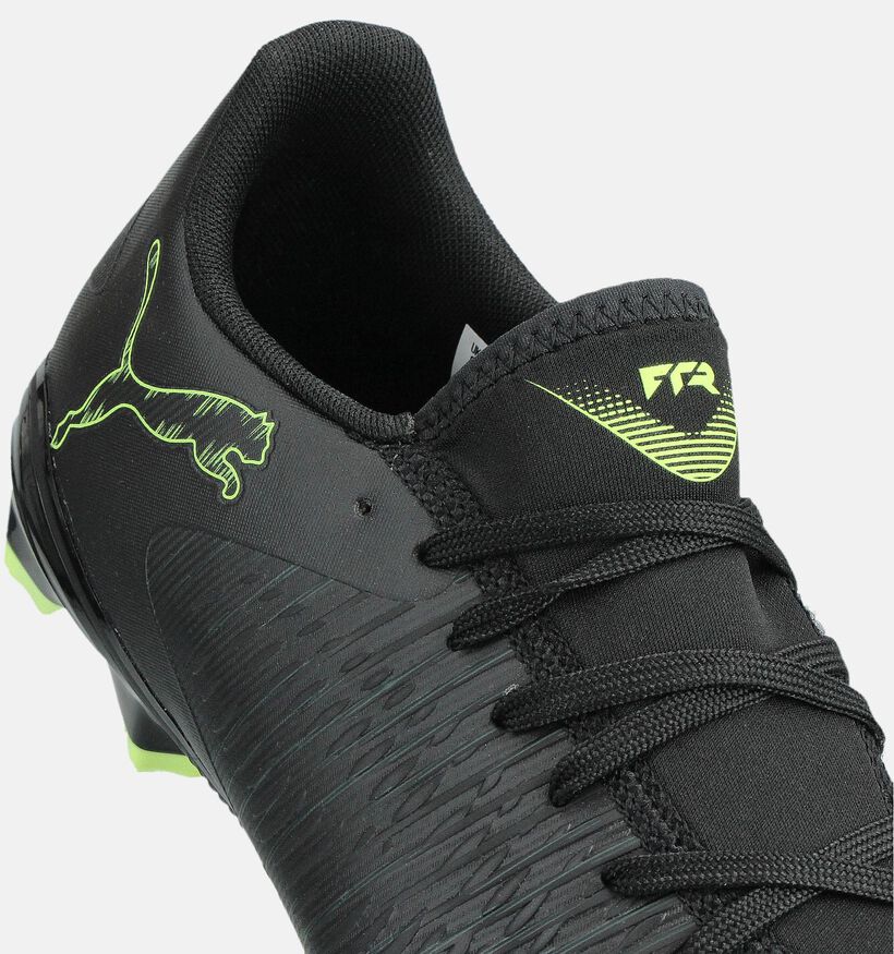 Puma Future 8 Play Chaussures de foot en Noir pour hommes (359098) - pour semelles orthopédiques