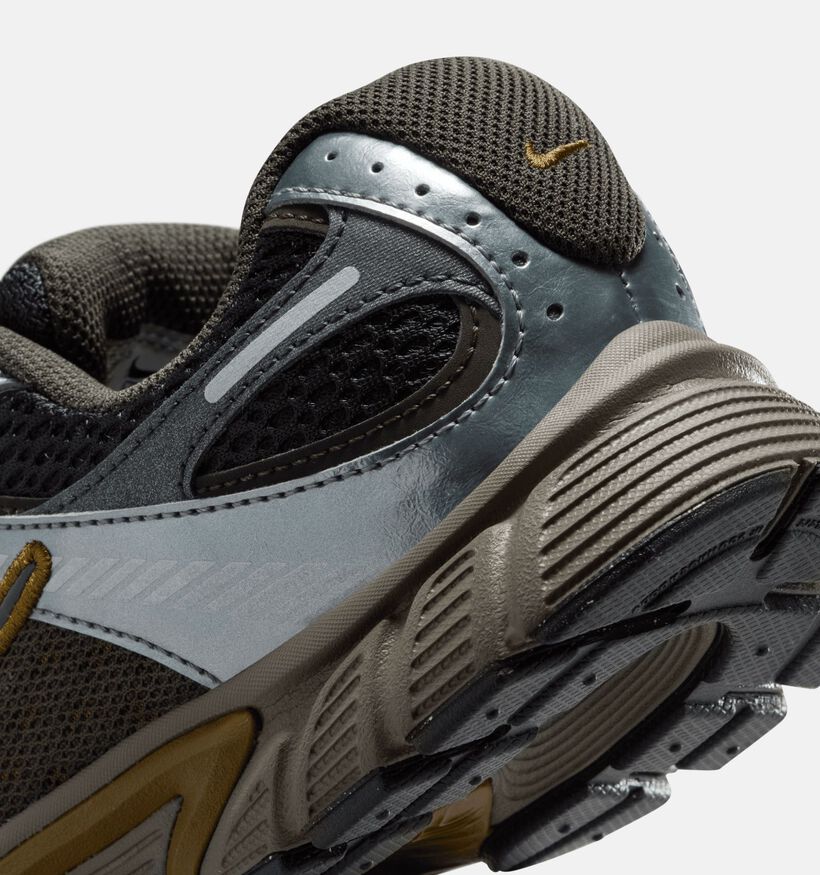 Nike V5 RNR Baskets basses en Noir pour garçons (364628)