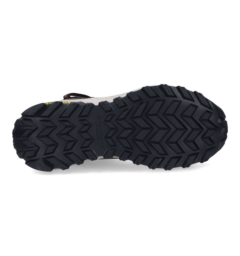 Skechers Fuse Tread Baskets en Noir pour filles, garçons (294230)