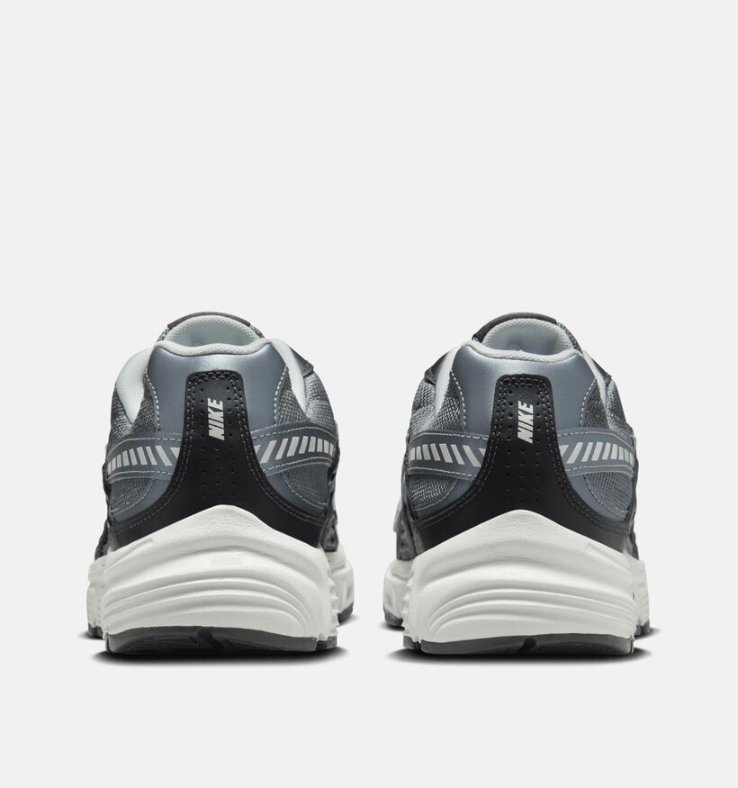 Nike Initiator Chaussures de course en Gris pour hommes, garçons (350483)