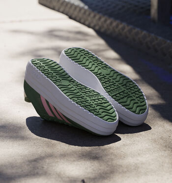 adidas VL Court Bold Low Baskets Ice Yellow/Off White/Lucid Lemon/wonder white/ alumina/ ftwr white/Off White/Collegiate Green/Bliss Lilac/Off White/Collegiate Green/Bliss Lila/magic beige/ ftwr white/ shadow brown/Flash Pink / Lucid Lemon / Silver Metallic/Flash Pink/Lucid Lemon/Silver Metallic/Dark Blue/ Cloud White/ Cloud White/bliss pink/ dark blue/ gold met./clear pink/ court green/ core white/Bright red/ Bliss pink/ Cloud white/Halo Mint/Pulse Magenta/Gum/Linen Green/Crew Orange/Hi-res Yellow/Preloved Green/Pink Spark/Ivory