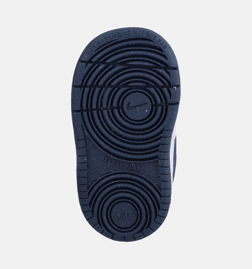 Nike Court Borough Low Baskets basses en Blanc pour gar&ccedil;ons (377286)