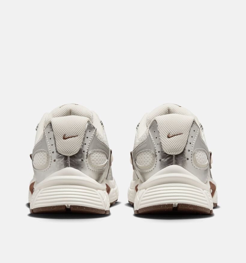 Nike V5 RNR Baskets en Ecru/Argent pour femmes (372900)
