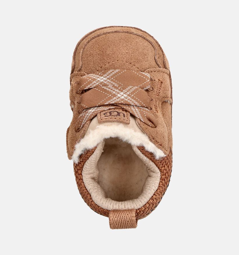 UGG Baby Lowmel Chestnut Chaussons pour b&eacute;b&eacute; en Cognac pour filles (378072)