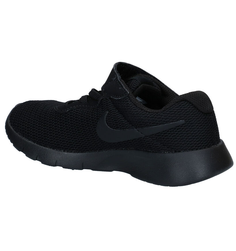 Nike Tanjun Zwarte Sneakers in stof (283702)