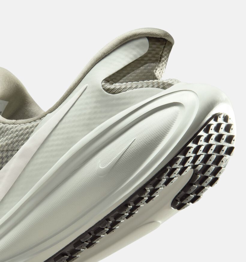 NIke Revolution Baskets basses en Vert kaki pour hommes (369298)