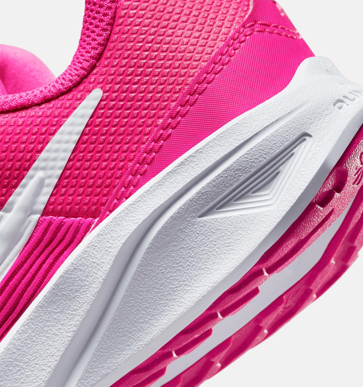 Nike Star Runner 4NN Roze Sneakers | Meisjes Sneakers | Online op TORFS.BE
