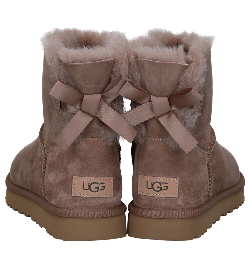 UGG Mini Bailey Bow II Bottes en Taupe en daim (294533)