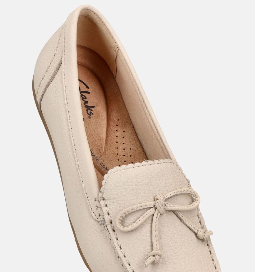 Clarks Elliotte Sail Mocassins en &Eacute;cru pour femmes (370564) - pour semelles orthop&eacute;diques