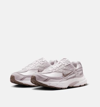 Nike Initiator Low Outdoorschoenen 111 -WHITE/ SAIL- SAIL -BURGUNDY CRUSH/Phantom/Fossil Stone/Red Sepia/Echo Pink/103 -LT OREWOOD BRN/ SAIL -PHANTOM/Phantom/Mink Brown/Light Bone/Sail/SUMMIT WHITE/ WORLD INDIGO -PURE PLATINUM/White/Cherry/Metallic Silver/Vast Grey/ Pink Foam Metallic