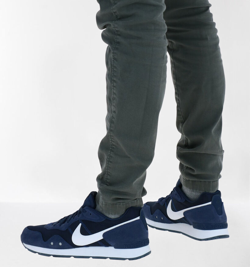 Nike Venture Runner Blauwe Sneakers in daim (299320)