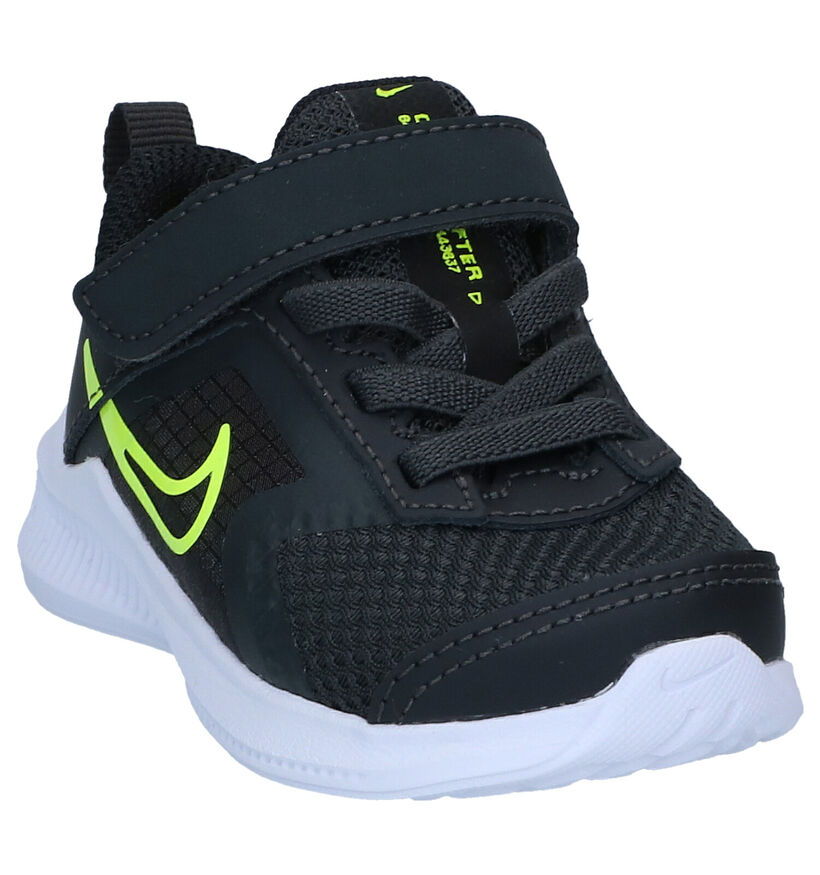 Nike Downshifter Zwarte Sneakers in stof (291278)