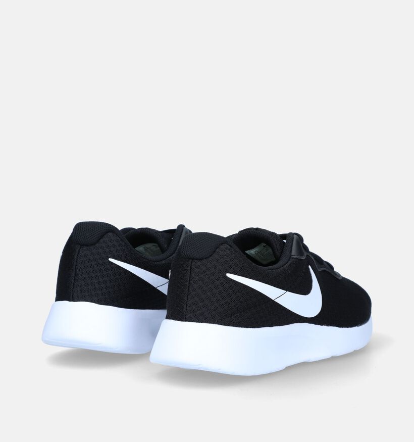 Nike Tanjun Baskets en Noir pour hommes (332341)